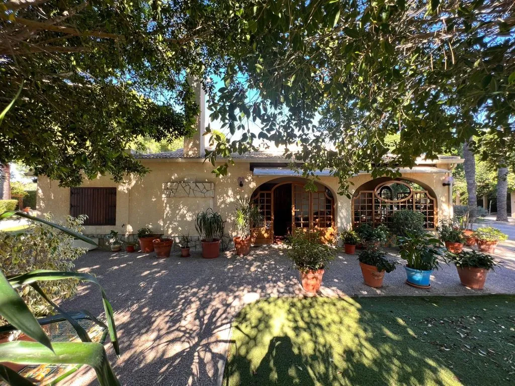 Aed - Detached House with Pool in Elche