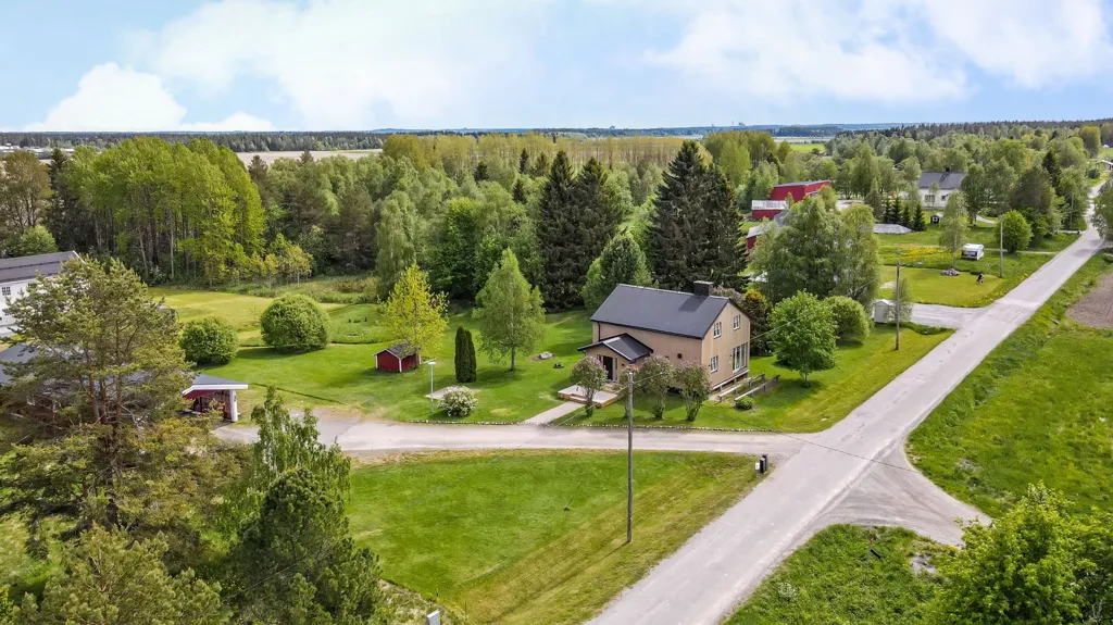 Vista aerea - Renovated Villa with Workshop in Degernäs
