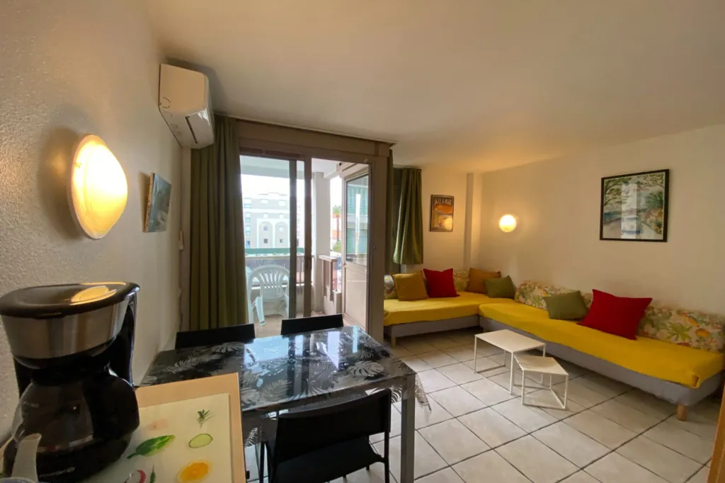 Elutuba - Studio with Seafront Proximity in Juan-les-Pins