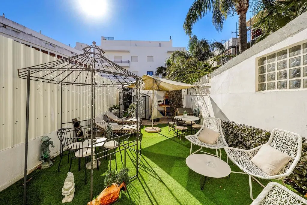 Garden - 2-Bedroom Villa with Private Garden in Albufeira