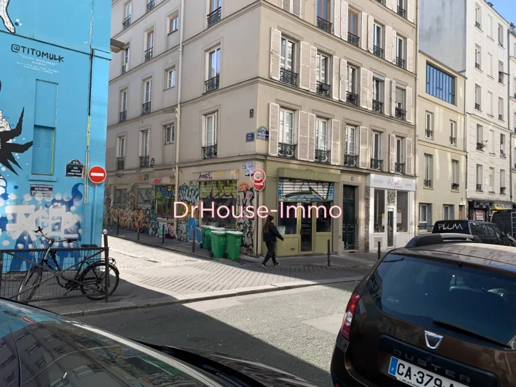 Välivaade - Commercial Space with High Ceilings in Paris 10th