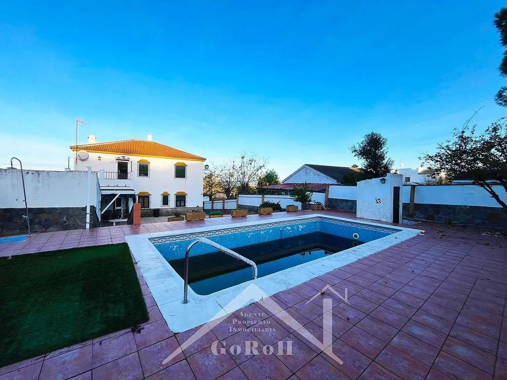 Piscine - Villa with Pool in La Colinas, Seville