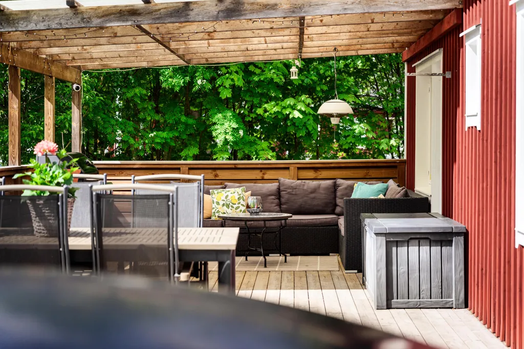 Terrasse - Charming Red Cottage with Garden in Samuelsdal