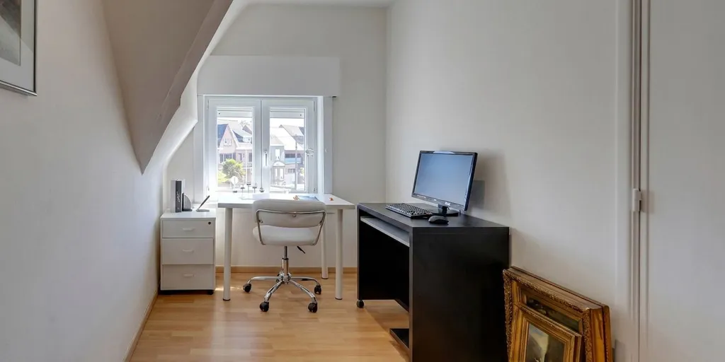 Bureau - Villa Pleine de Caractère avec Jardin à la Coquinie