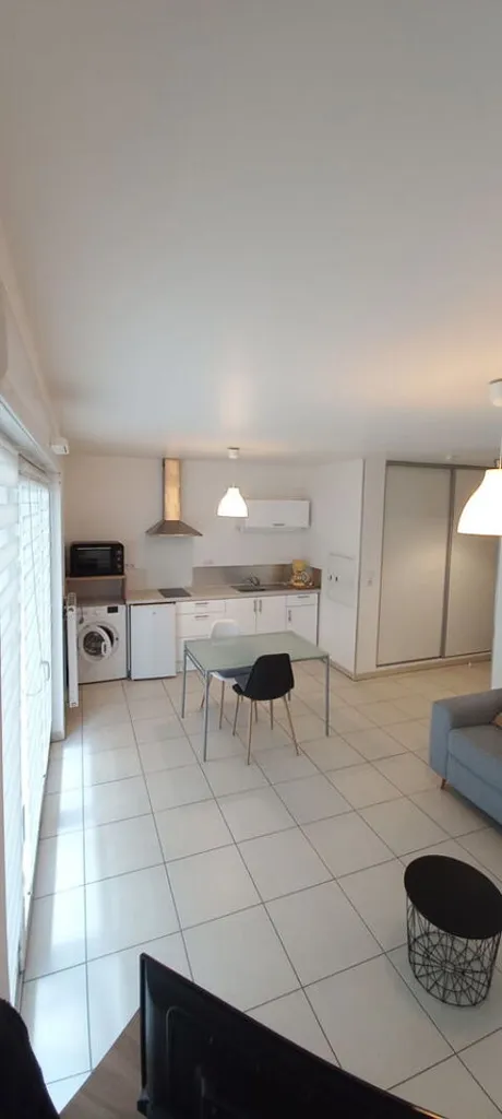 Séjour - Studio Moderne avec Terrasse à Manom