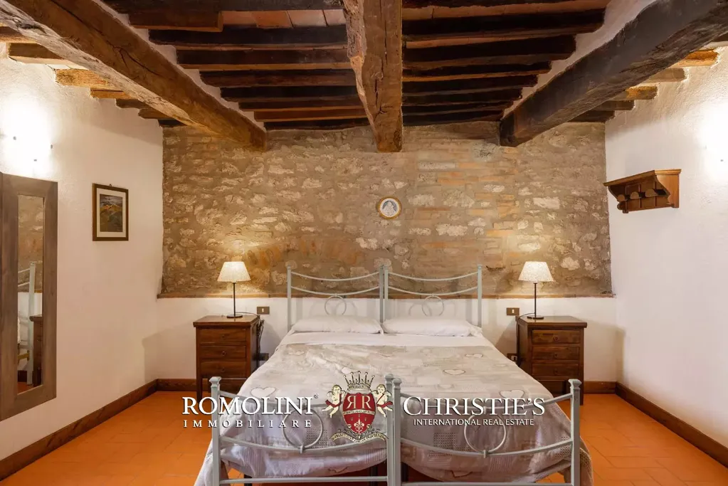 Magamistoad - Historic Estate with Castle in Umbria