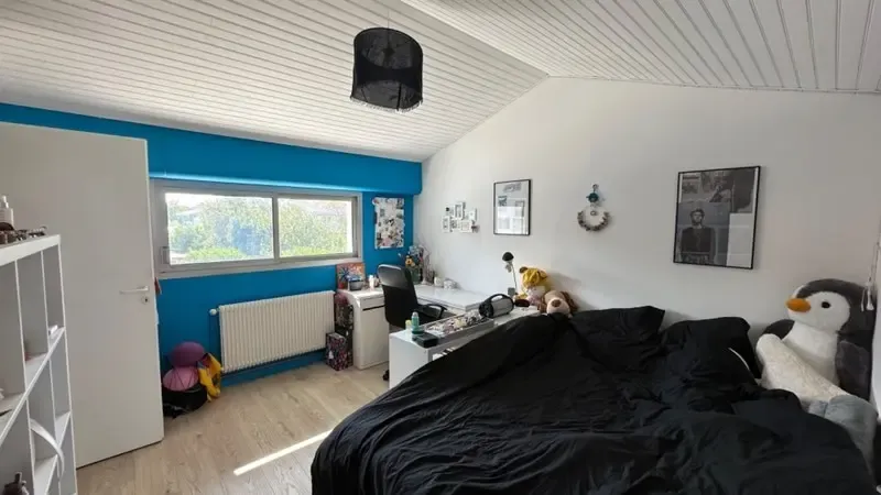 Bedrooms - Architectural House with Pool in Cap de Bos, Pessac