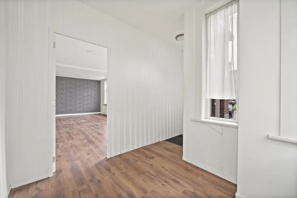 Esik - Spacious Ground Floor Flat near Rijswijk