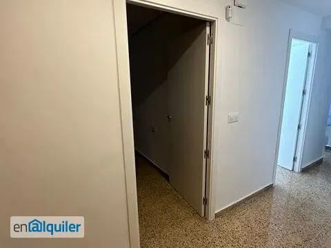 Esik - Student Flat with Balcony in Ciutat Jardí, Valencia