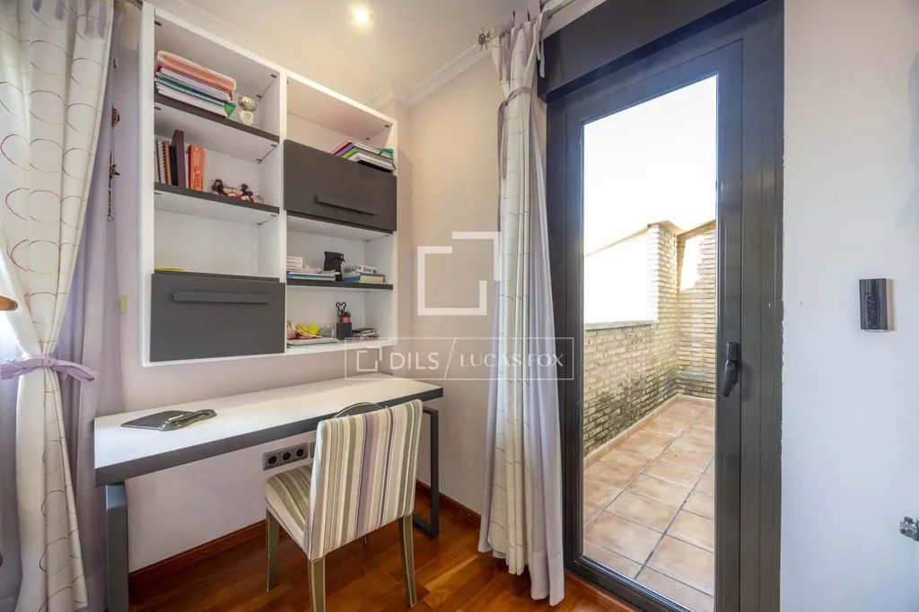 Kabinet - Luxury House with Pool in San Antonio de Benagéber
