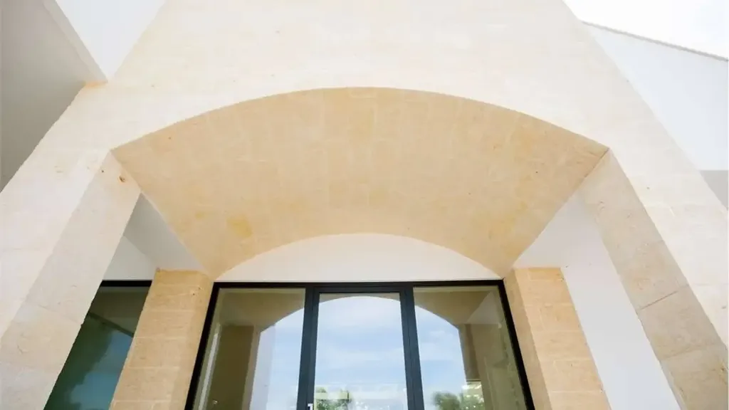 Esik - Villa with 8 Bedrooms in Carovigno