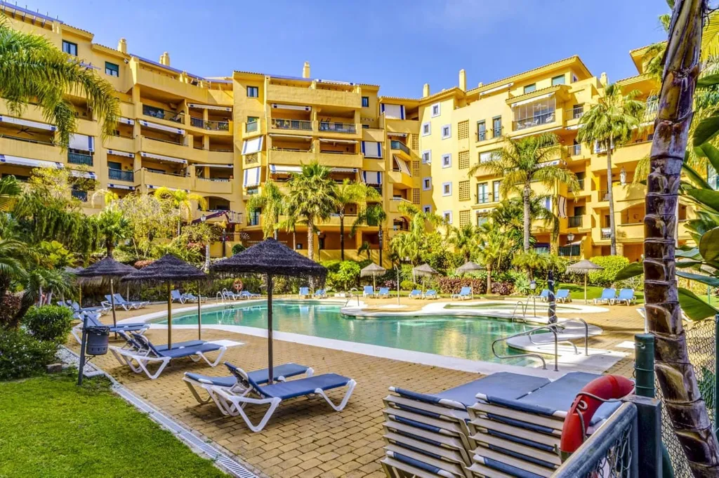 Piscine - 4-Bedroom Apartment with East Views in San Pedro de Alcántara