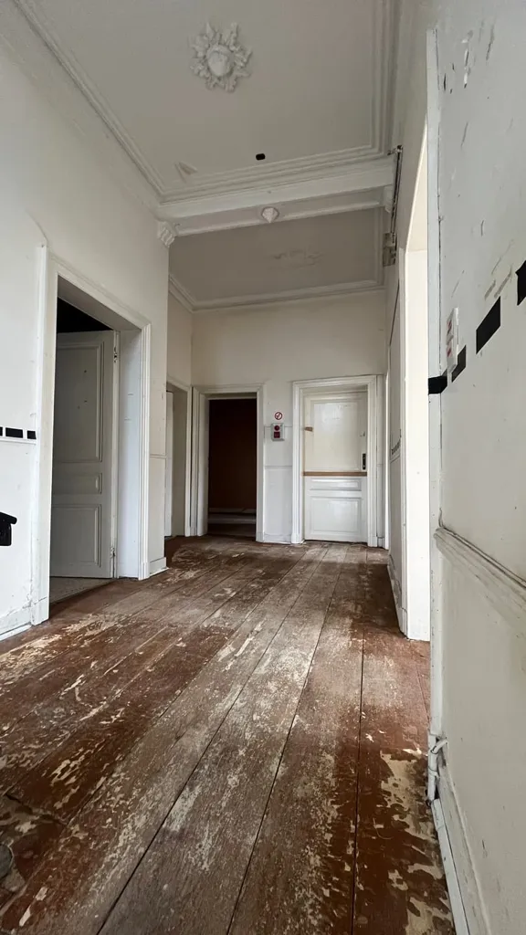 Esik - Notable House to Renovate in Genappe
