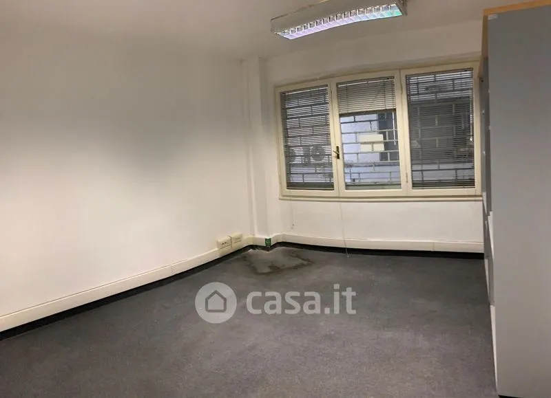 Studio - Office-Use Flat in Viale Gramsci, Pisa