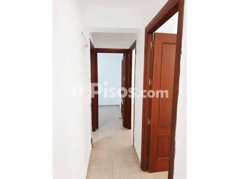 Esik - Ground Floor Flat with Garden in Málaga