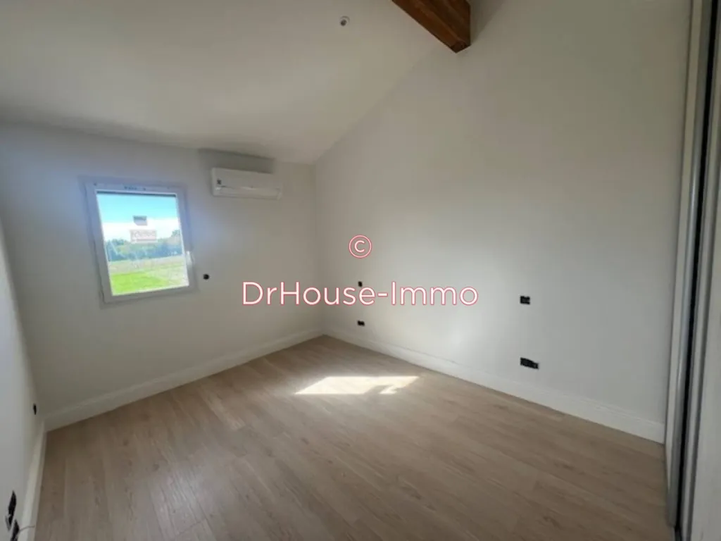 Toad - Modern House with Terrace in Tauriac