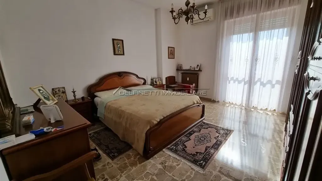 Chambres - Significant Apartment with Terrace in Alba