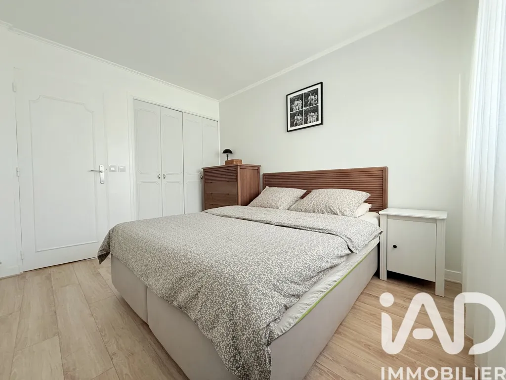 Chambres - Appartement 5 Pièces avec Balcon à Groslay