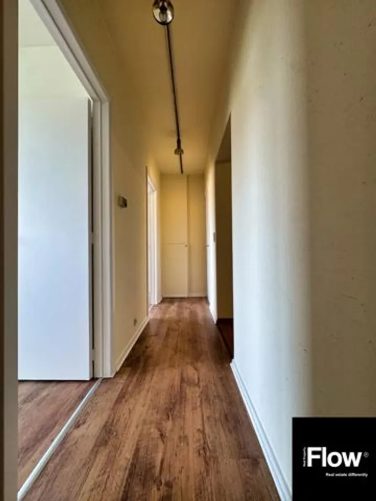 3 magamistoaga korter asukohas Molenbeek-Saint-Jean