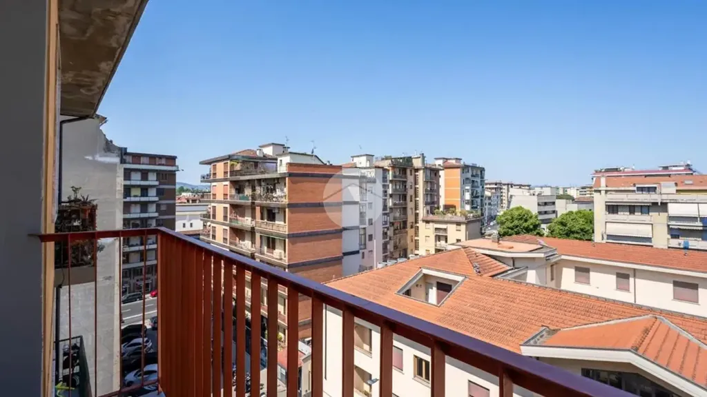 Rõdu - Rustic-Style Flat with Balcony in Florence