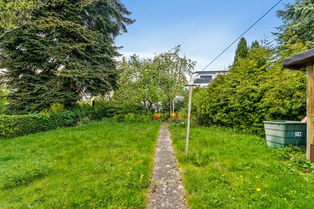 Garden - Detached House with Garden in Strassen