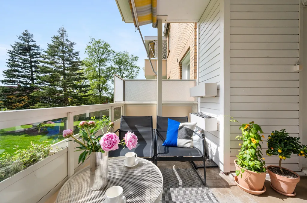 Rõdu - 3-Bed Apartment with South-Facing Balcony in Lille Ekeberg