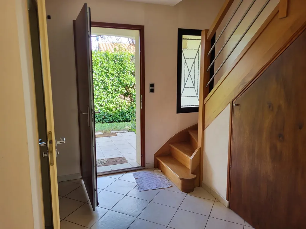 Pièces - Maison Économe en Énergie avec Jardin à Verrières