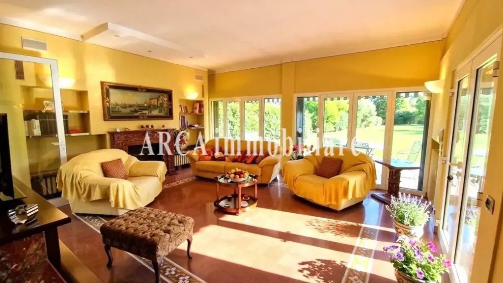 Living Room - Rustic Villa with Garden in Pietrasanta