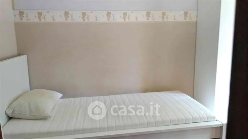 Chambres - Armed Trilocale with Balcony in Ancona