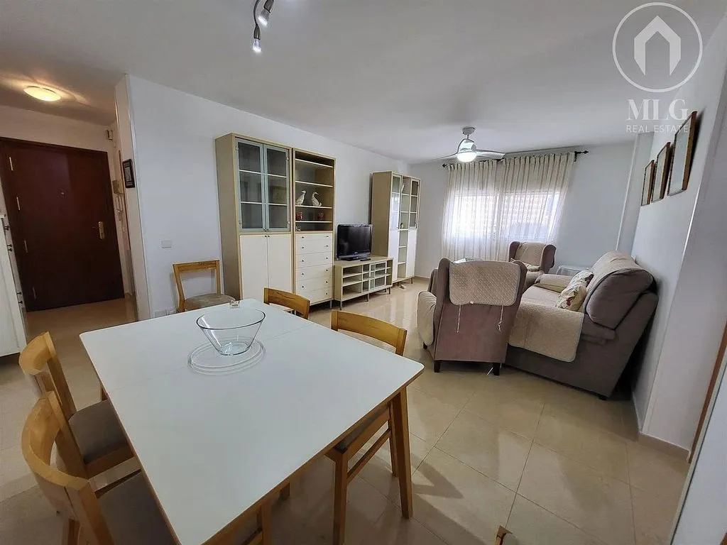 Söögituba - Furnished Flat with East View in Perchel Sur