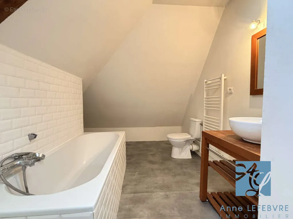 Salles de bain - Maison de luxe avec terrasse à Trouville-sur-Mer