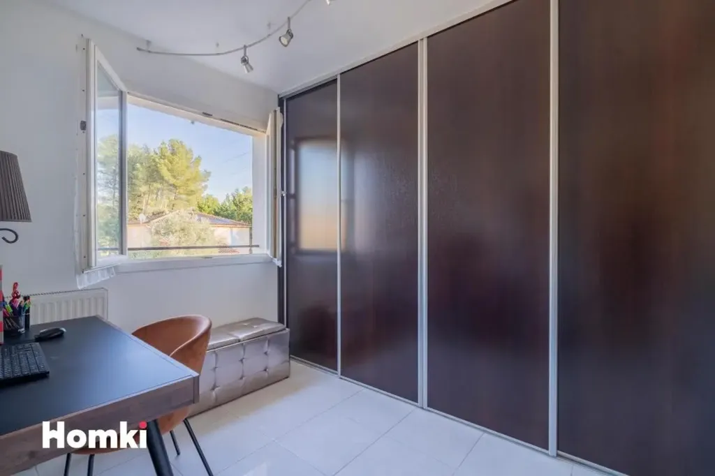 Chambres - Maison avec Piscine et Jardin à Marseille 11