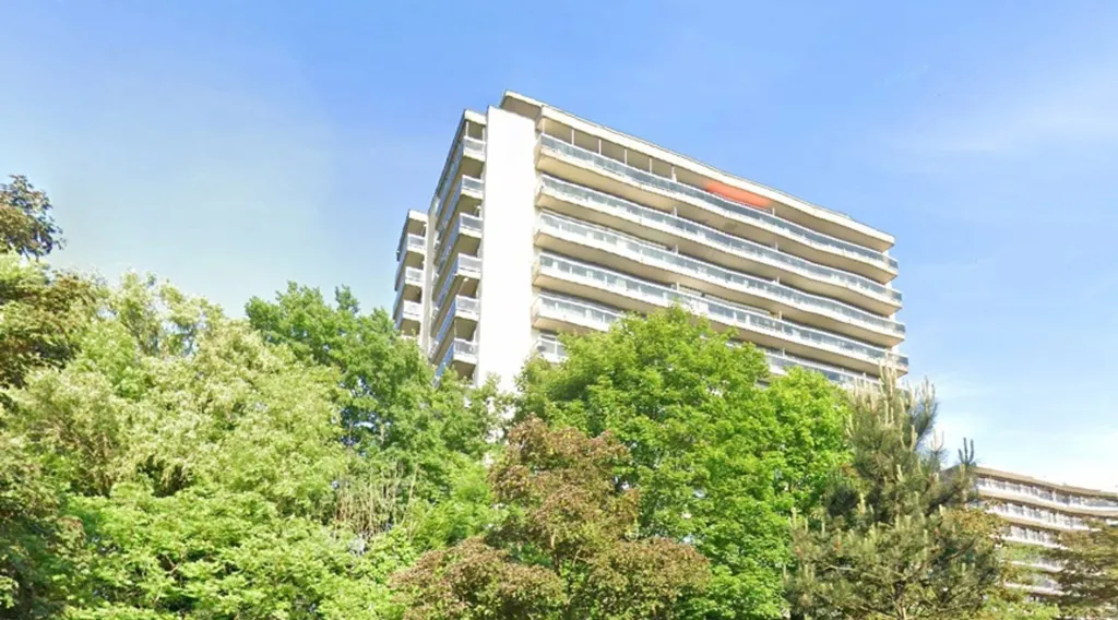 3-Bed Apartment with Garden View in Uccle