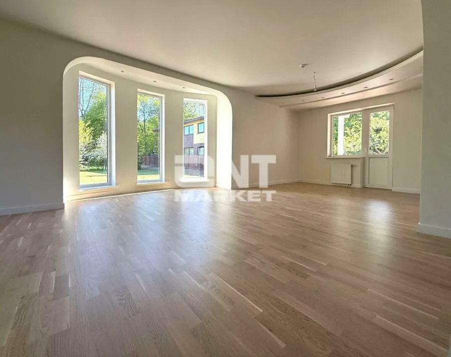 Elutuba - Fully Renovated House with Private Courtyard in Klaipėda