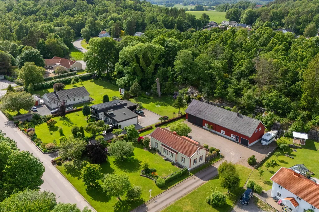 Õhuvaade - 1900s Villa with Garden in Veddige