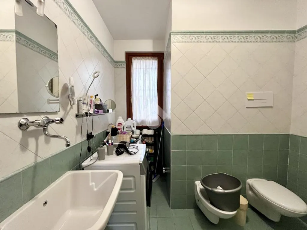 Salles de bain - Trilocale with Terrace in Adro