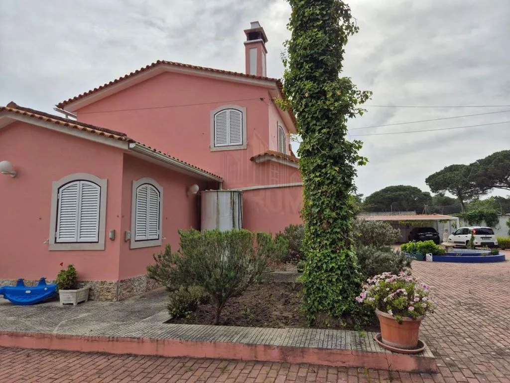Exterior - Luxury House with Pool in Sintra