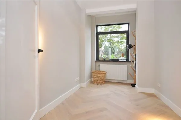 Hallway - 2-Bedroom Apartment with Park View in Den Haag