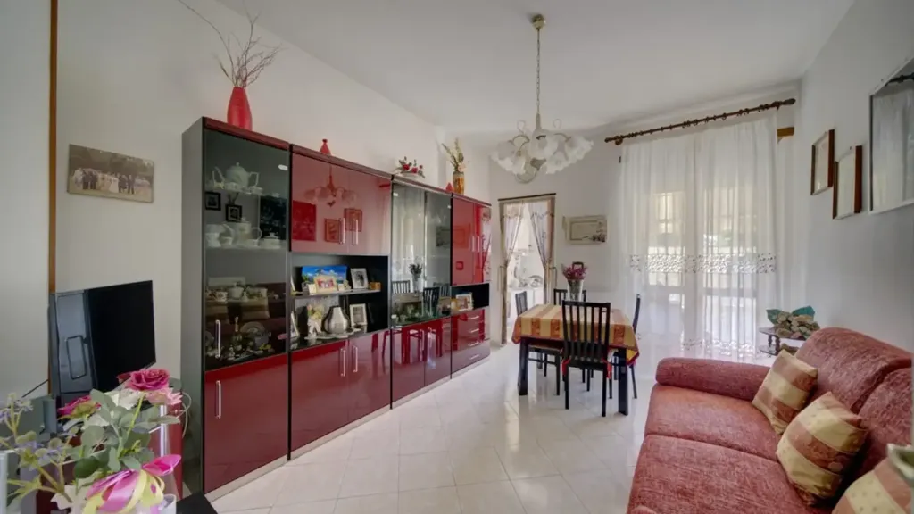 Elutuba - Partially Rented Flat with Balcony in Rivalta di Torino