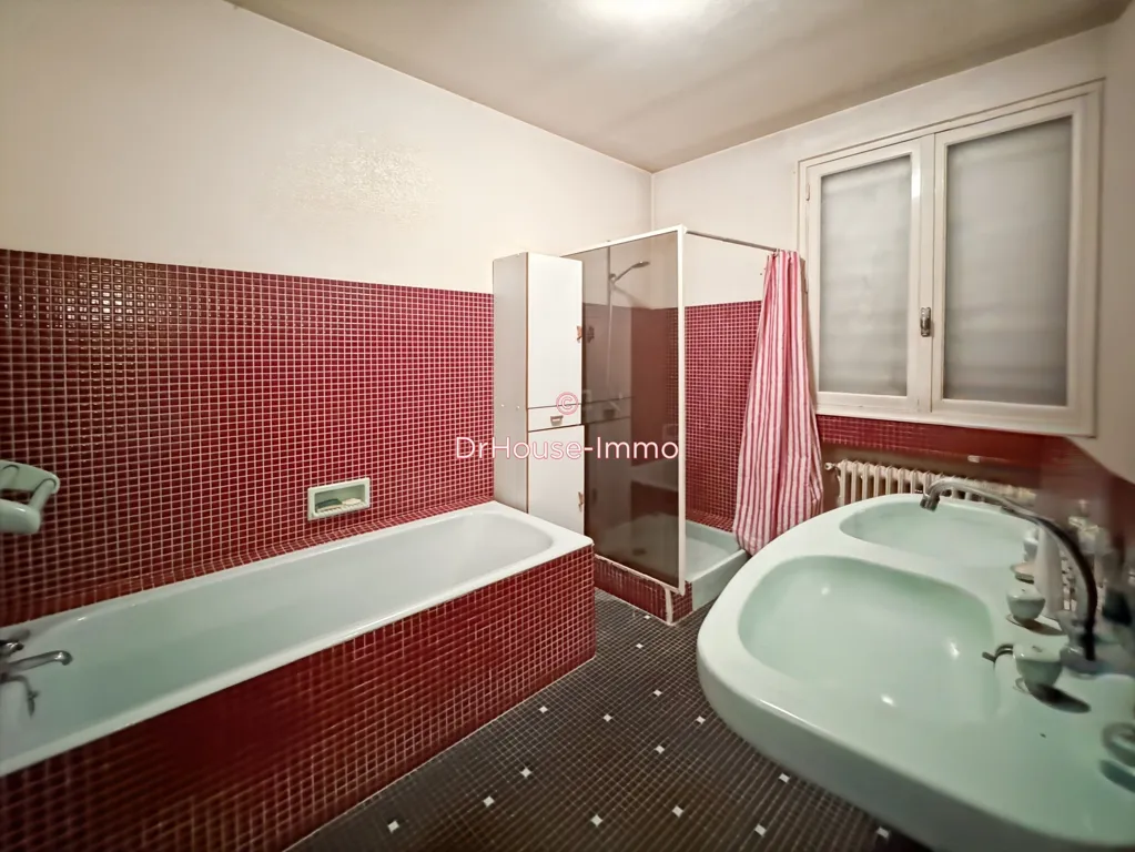 Salles de bain - Maison avec Local Commercial à Trelissac