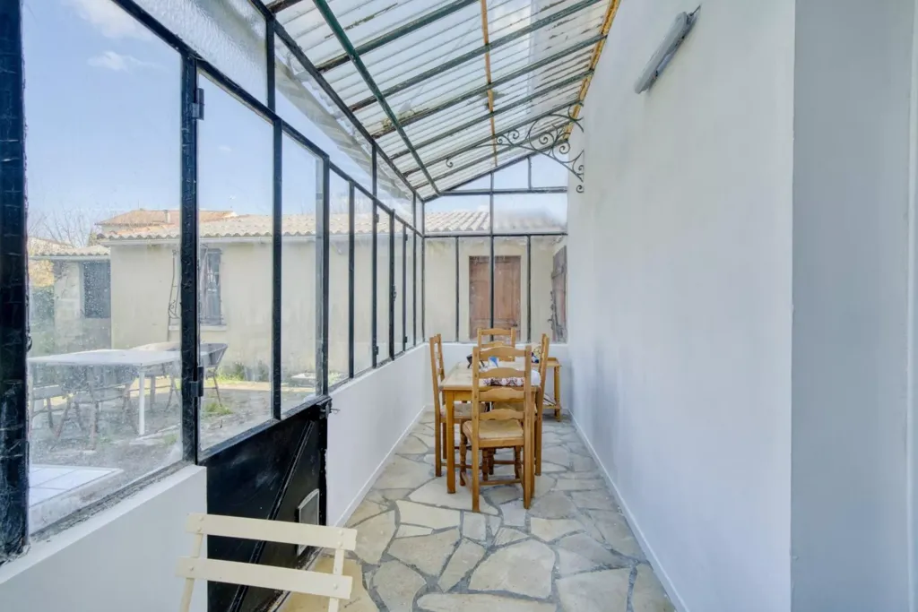 Terrass - Renovated House with Veranda in Saintes