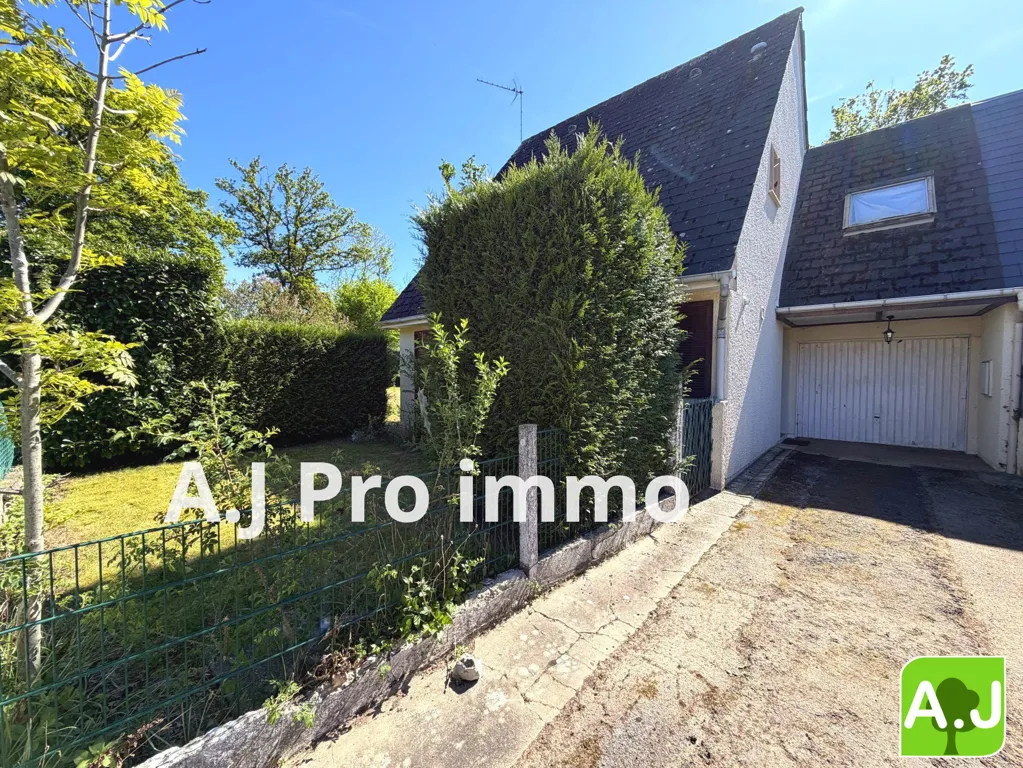 Extérieur - Maison Traditionnelle avec Jardin près d'Évreux