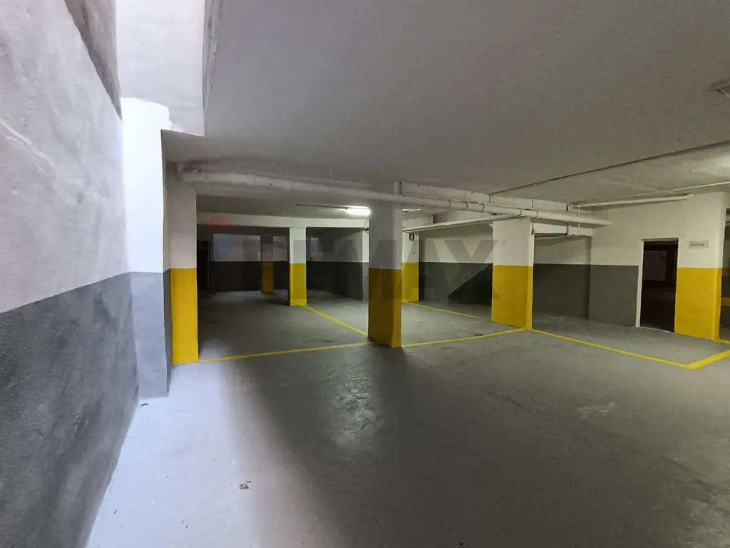 Garaaž - Garage Parking Space in Bari - San Pasquale