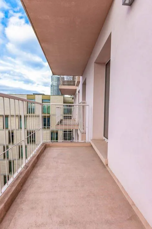 Balcon - Appartement avec Vue sur le Canal à Bruxelles