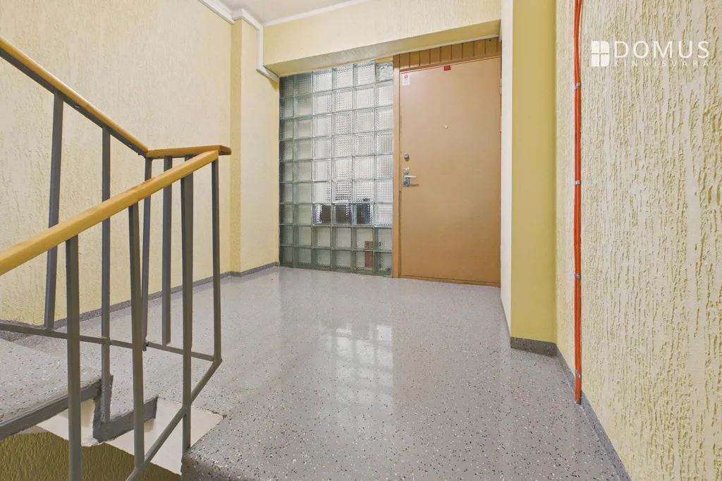 hallway_entrance