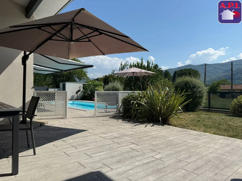 Bassein - Luxury Villa with Pool in Foix