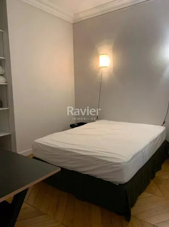 Chambres - Appartement Meublé au 4ème Étage avec Ascenseur à Paris 17e