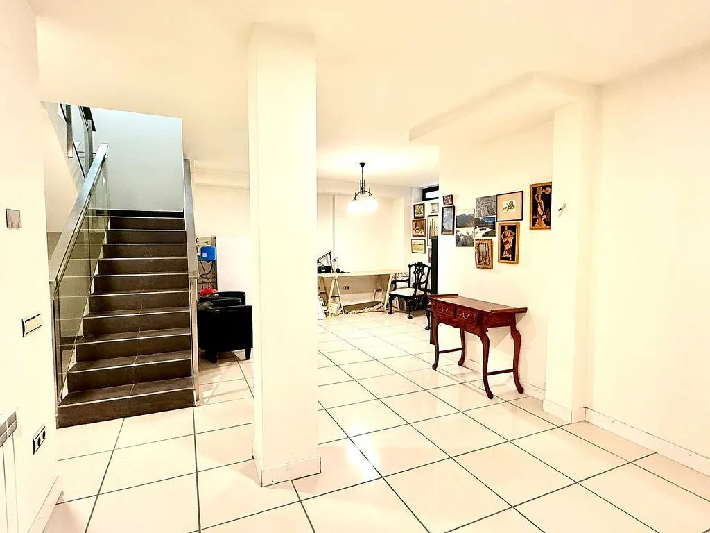 Hallway - Terraced Semi-Detached House in Aranguren