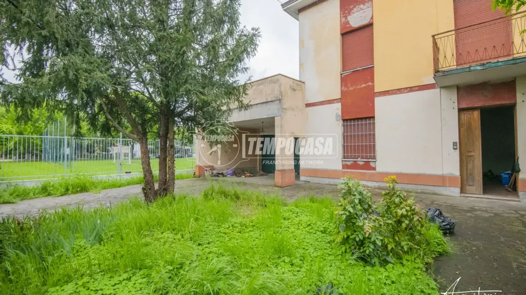 Aed - Independent House with Garden in Soliera