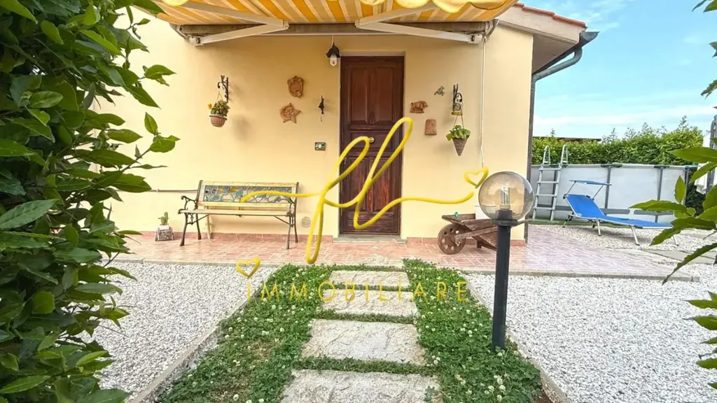 Giardino - Quadrilocale with Garden in Cecina